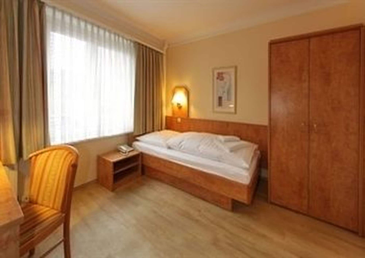 Bedroom 2, Hotel Wikinger Hof Hamburg, Hamburg