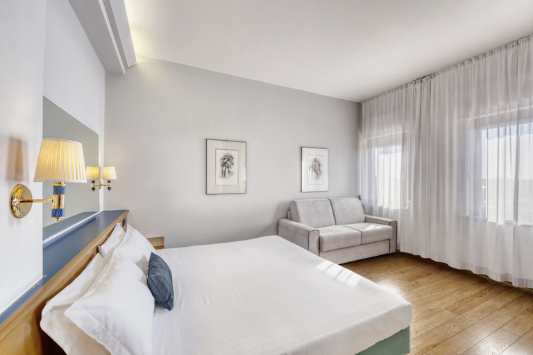 Bedroom 2, Carlton, Treviso