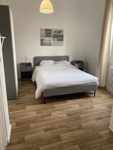 Bedroom 3, Hôtel du Centre, Nord