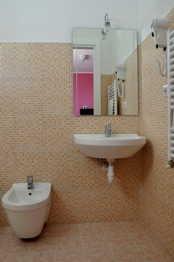 Bathroom 4, I Tre Fiori, Matera