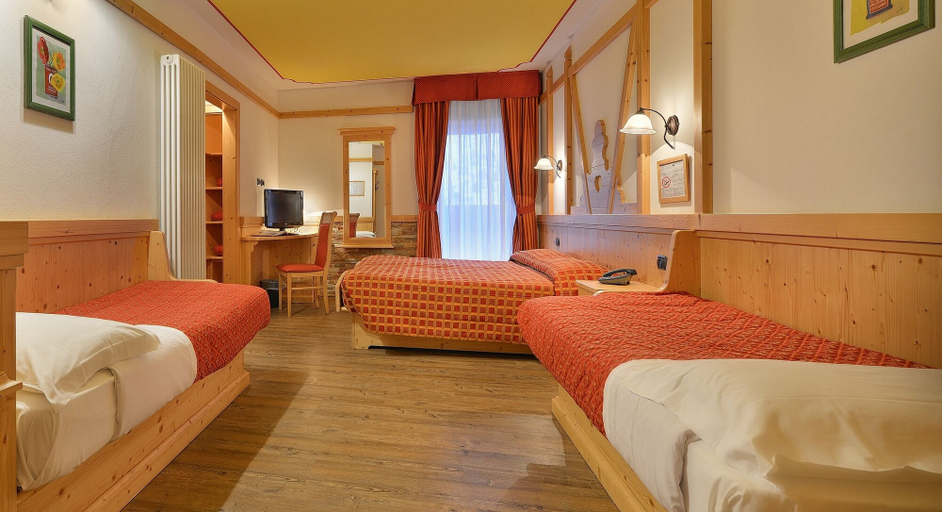 Bedroom 3, Hotel Adamello, Trento