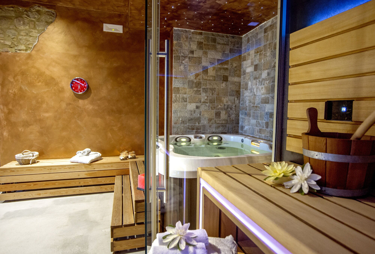 Bathroom 5, Hotel Vatluna, Grosseto