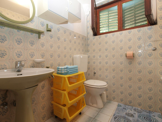 Bathroom 3, Apartment 1681, Premantura