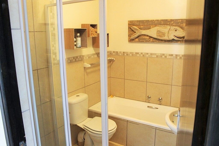 Bathroom, Santini Village 74, Eden