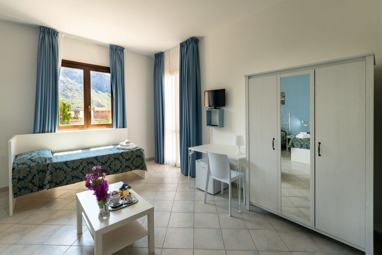 Bedroom 3, Hotel Achibea, Trapani