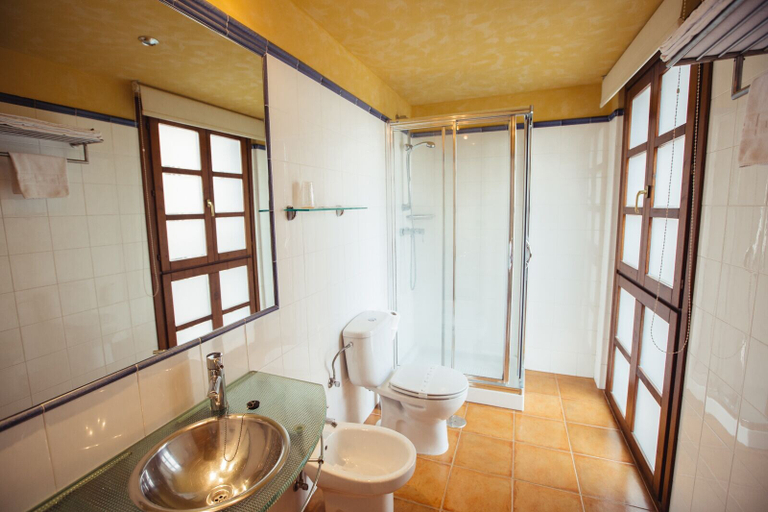 Bathroom 4, Hotel El Sella, Asturias