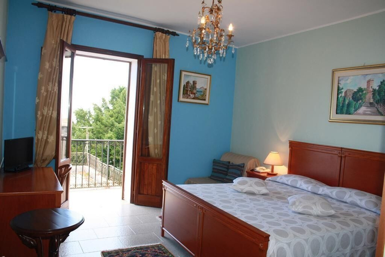 Bedroom 3, Hotel Edelweiss, Trapani