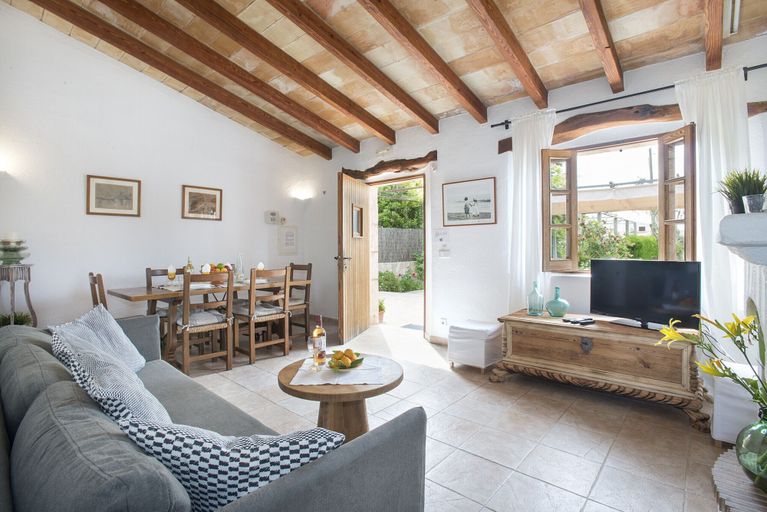 Others 5, Villa Margarita, Baleares