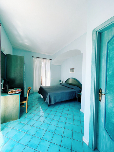Bedroom 3, Hotel Lord Byron, Napoli