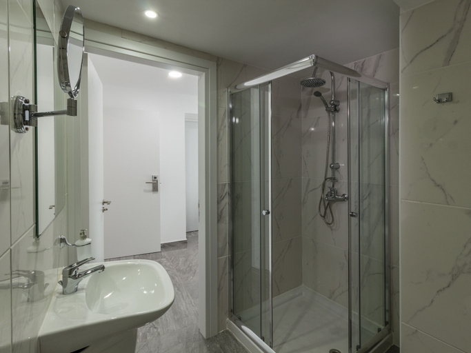 Bathroom 3, Art & Wine Boutique Hotel, Larnaca