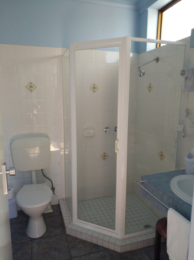 Bathroom 4, Abel Tasman Waterfront Motel, E. Gippsland - Bairnsdale