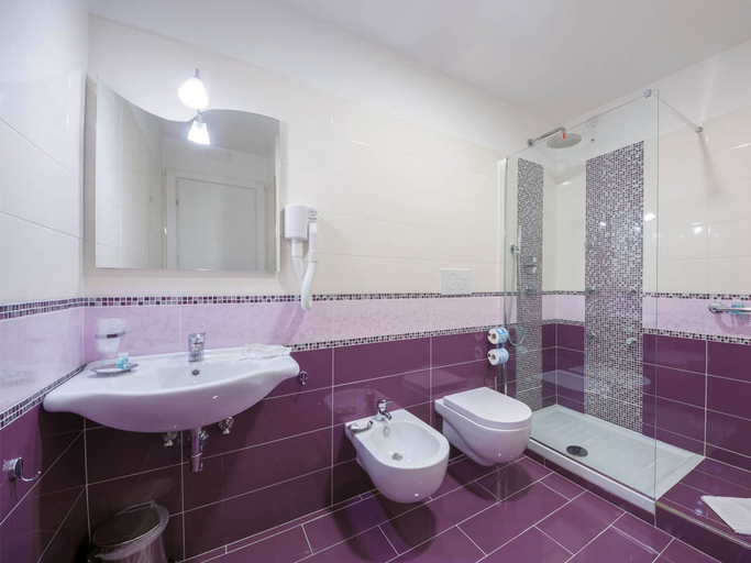 Bathroom 4, Hotel Sole Splendid, Salerno