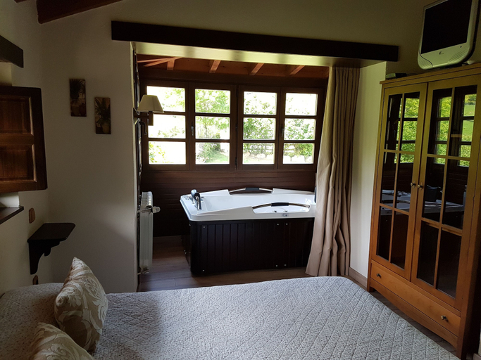 Bedroom 4, Alojamientos Rurales Valle de Bueida, Asturias