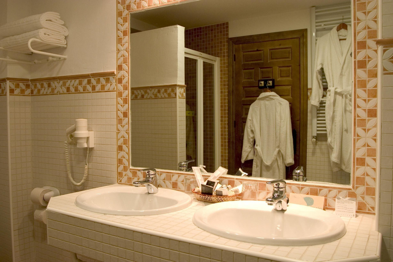 Bathroom 3, Posada de San José, Cuenca