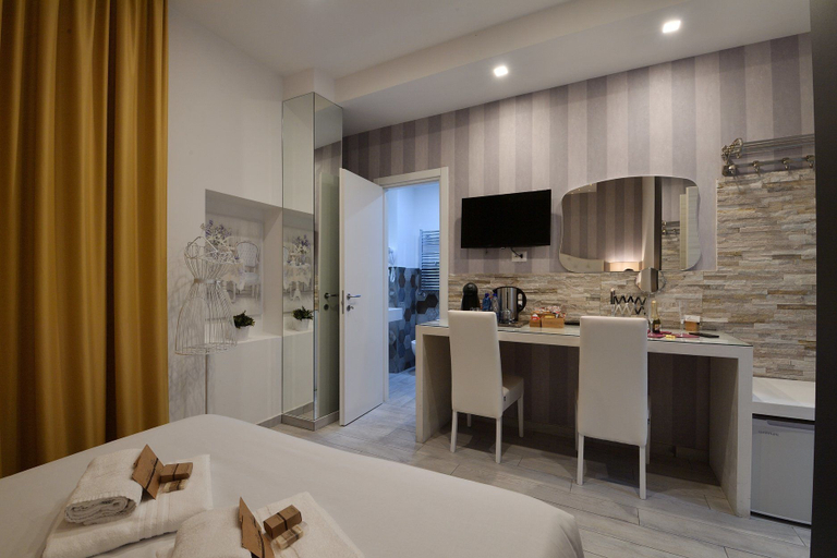 Others 5, Relais Vatican Secret, Rome