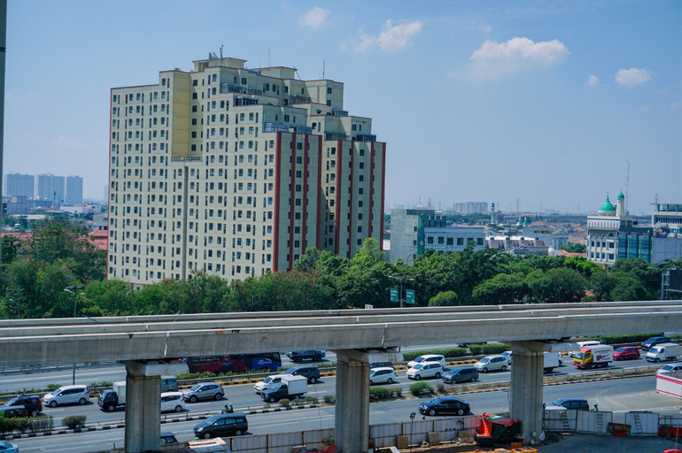 Exterior & Views, Modern Studio At Signature Park Grande Apartment, East Jakarta
