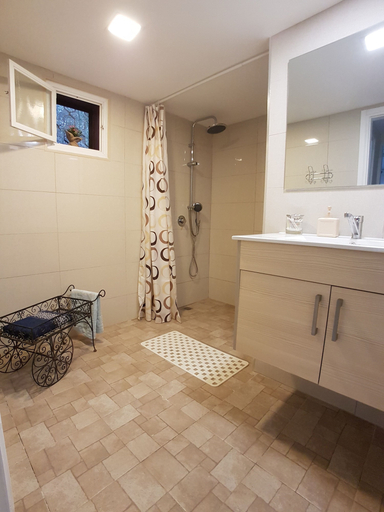 Bathroom, Fortuna