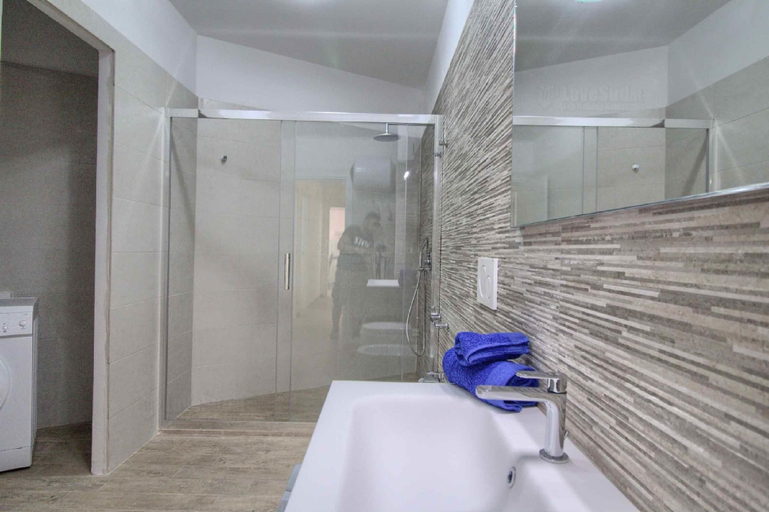 Bathroom 5, Apt Aurora Ristola, Lecce