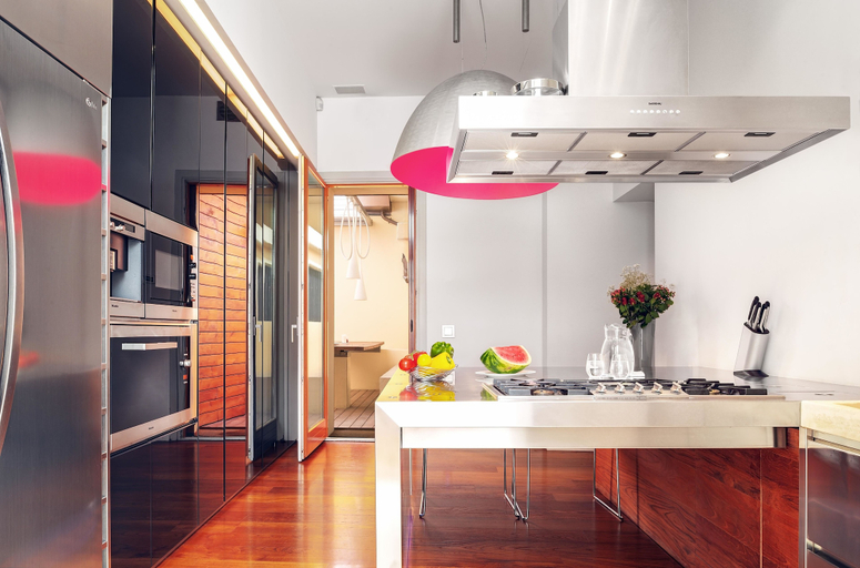 Others 5, Unique 4 Bedroom Apartment near Duomo, Milano