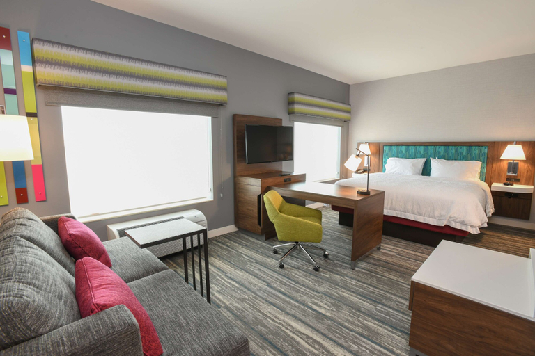 Bedroom 3, Hampton Inn & Suites Cincinnati Liberty Township, Butler