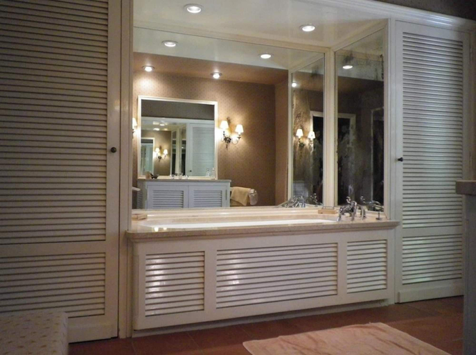 Bathroom, Domaine de l'Espelette, Gironde