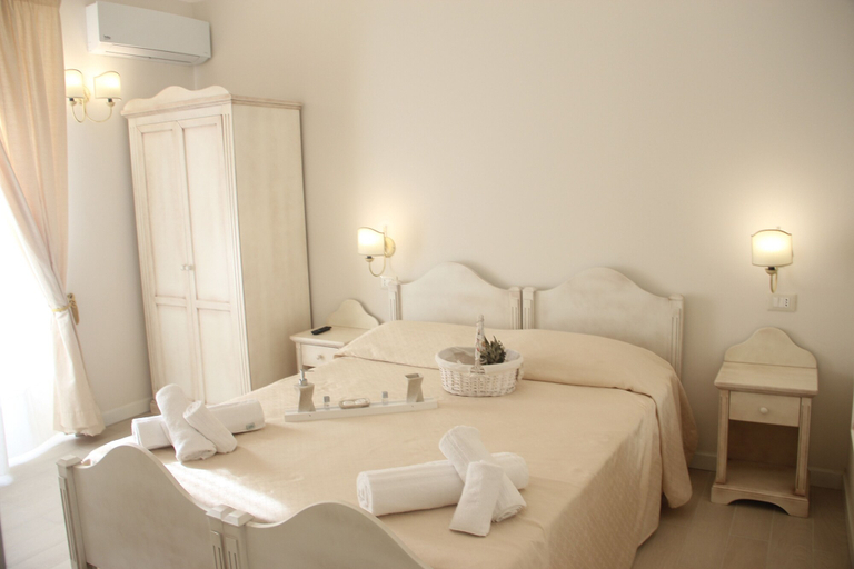 Bedroom 5, City Fair, Catania
