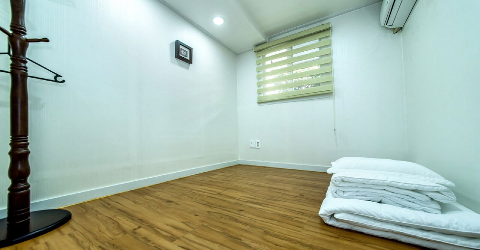 Bedroom 2, Mamma House, Jeju