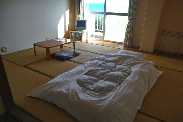 Bedroom 4, Uminooyado, Susami