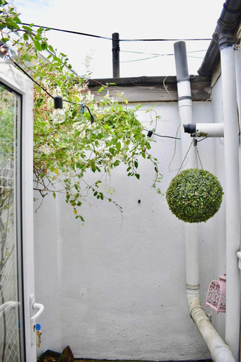 Others 5, Charming 2 Bedroom Cottage in Central Location, Dublin