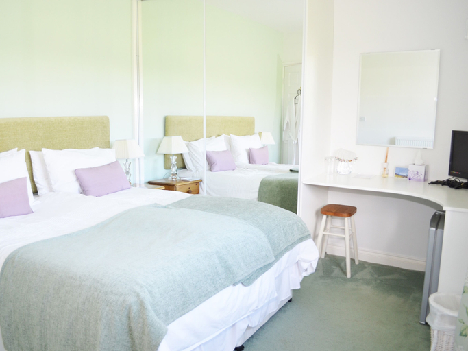 Bedroom 2, Quixhill - Denstone - Dove Meadow B & B, Staffordshire