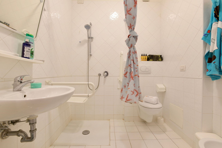Bathroom 4, Isaresidence Holiday Resort, Venezia