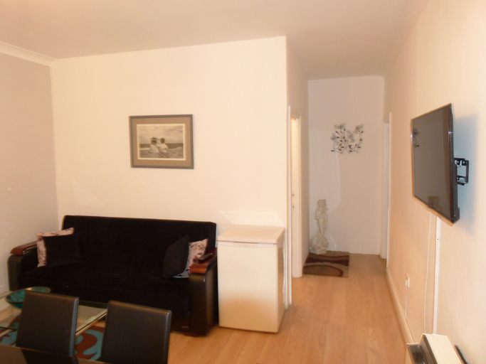 Others 3, SS Property Hub – Apartment Close to Hyde Park, London