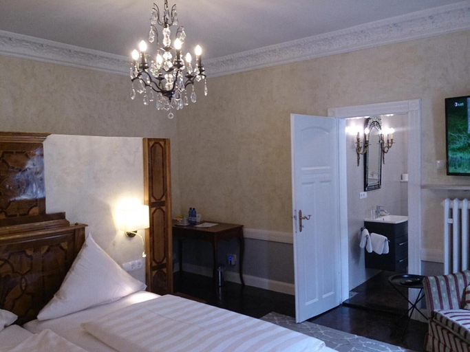 Bedroom 4, Hotel Platengarten, Ansbach