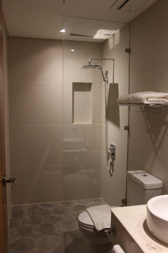 Bathroom 4, Acacia Hotel Bacolod, Bacolod City
