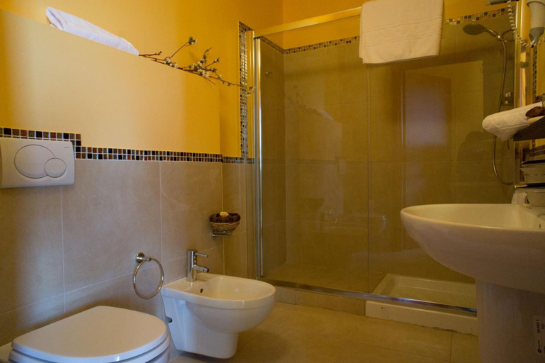 Bathroom 4, Hotel Padus Meublè, Parma