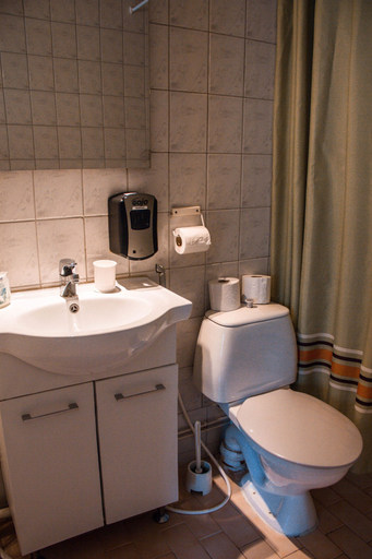 Bathroom 3, Motelli Rovaniemi, Lapland