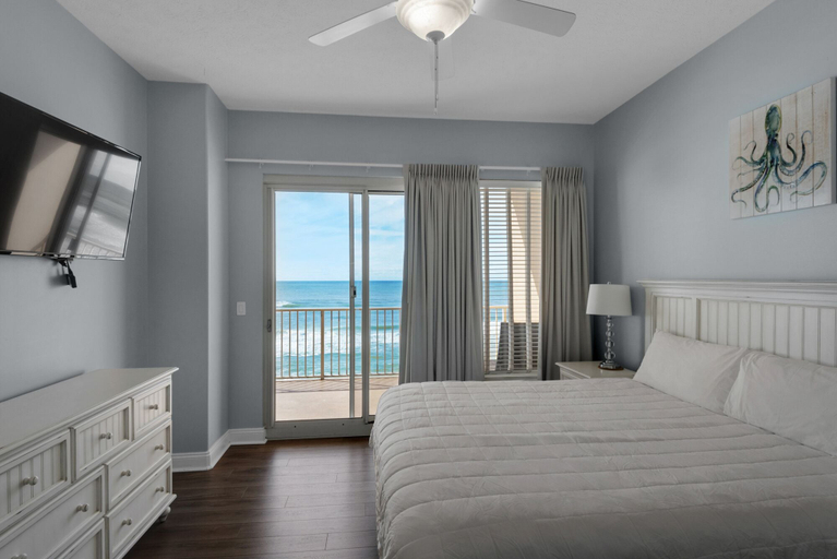 Bedroom 3, Treasure Island 0409, Bay