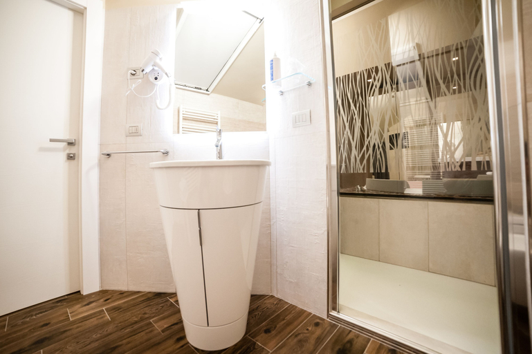 Bathroom 4, Hotel Terre Dei Salici, Cuneo