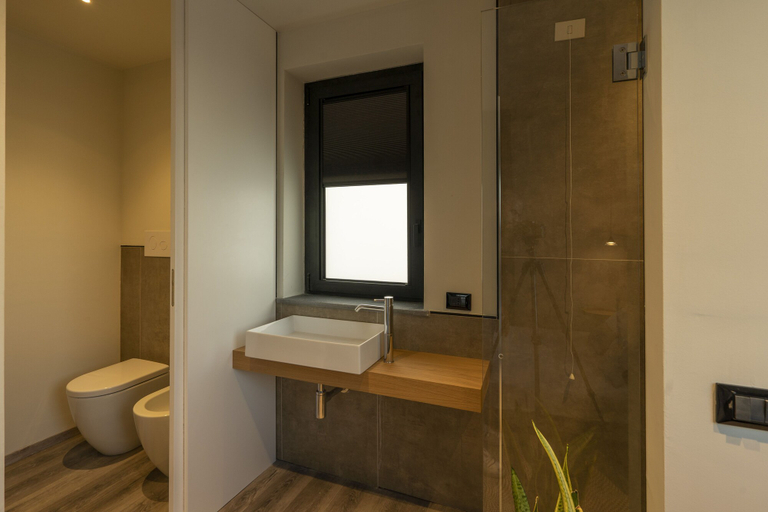 Bathroom 4, Insulae Resort, Palermo
