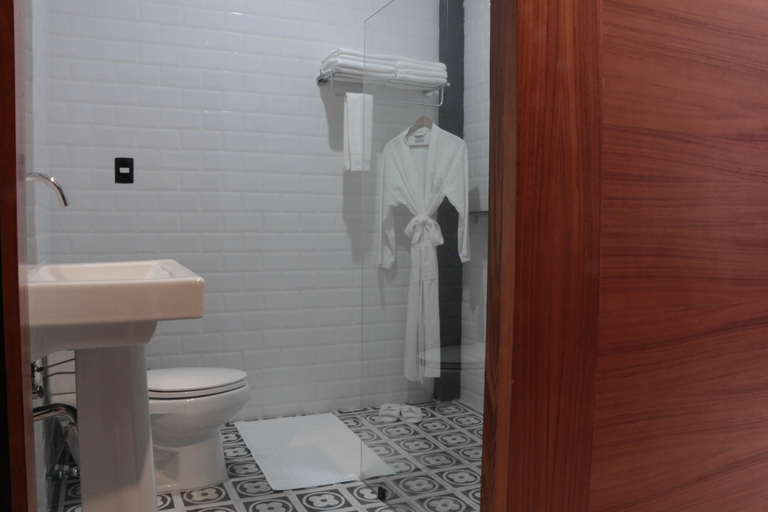 Bathroom 5, Elena de Cobre, Leon, a Member of Design Hotels, León