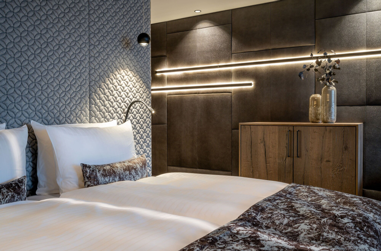 Bedroom 3, Wellness- & Sporthotel Jagdhof, Freyung-Grafenau
