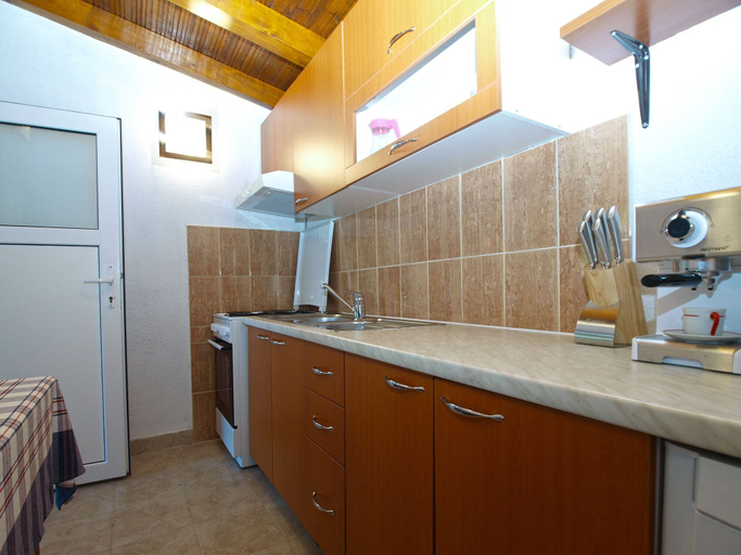Others 5, House 1931, Medulin