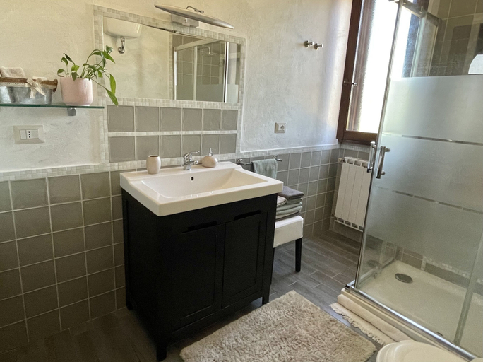 Bathroom 5, Home Sweet Home, Rome