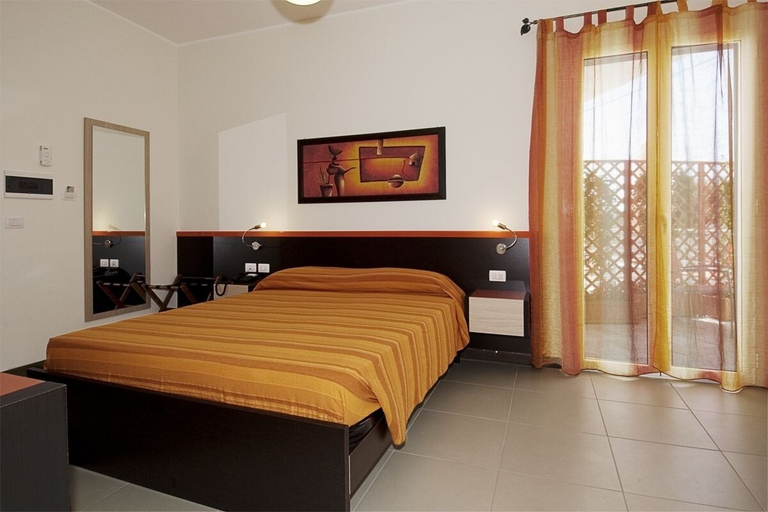 Bedroom 4, Miramare Hotel, Lecce