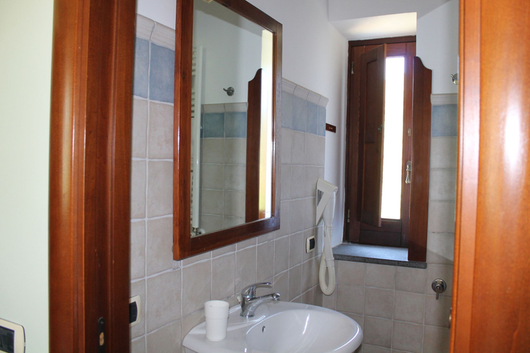 Bathroom 4, Casa Scola Agriturismo, Napoli