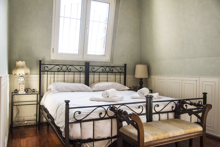 Room 3, Bright Terrace Apartment in University District, Milano
