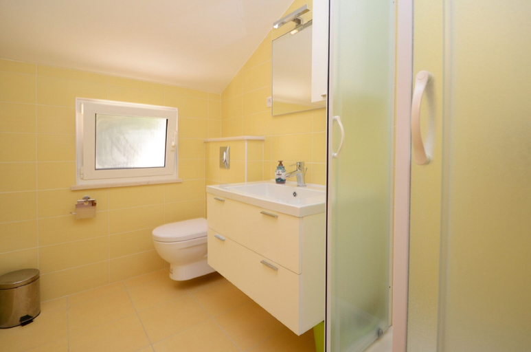 Bathroom 3, Apartments Korcula, Blato