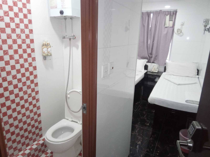 Bathroom 3, Dutch Hostel, Kowloon