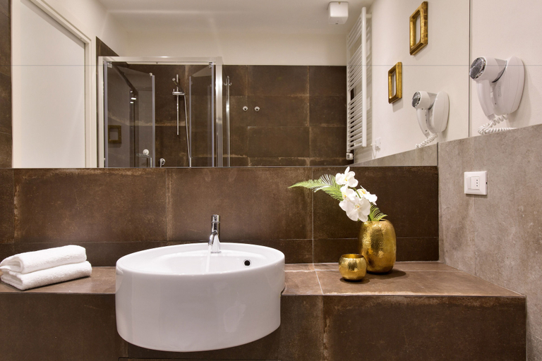 Bathroom 4, Sette Angeli Rooms, Florence