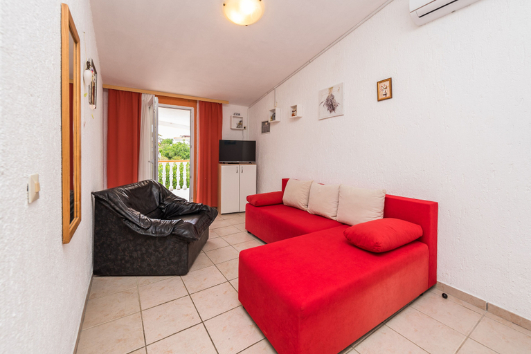 Others 4, Apartment Bubanovic, Vir